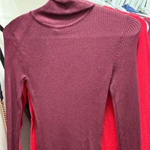 New never worn Urban Heritage Maroon Ribbed sweater turtleneck